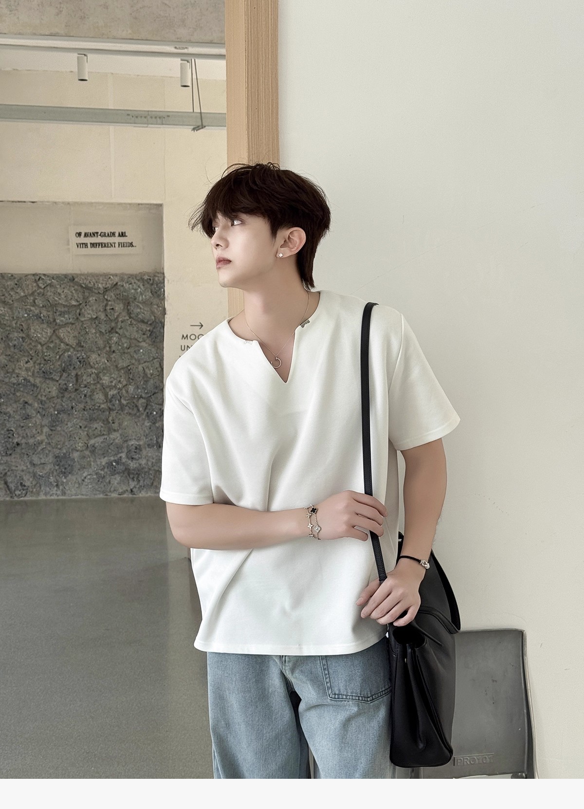 Customized V-neck metal buckle loose short T-shirts from Henry in Suriname, Bolivia, based on your provided samples. Super Factory pic 22