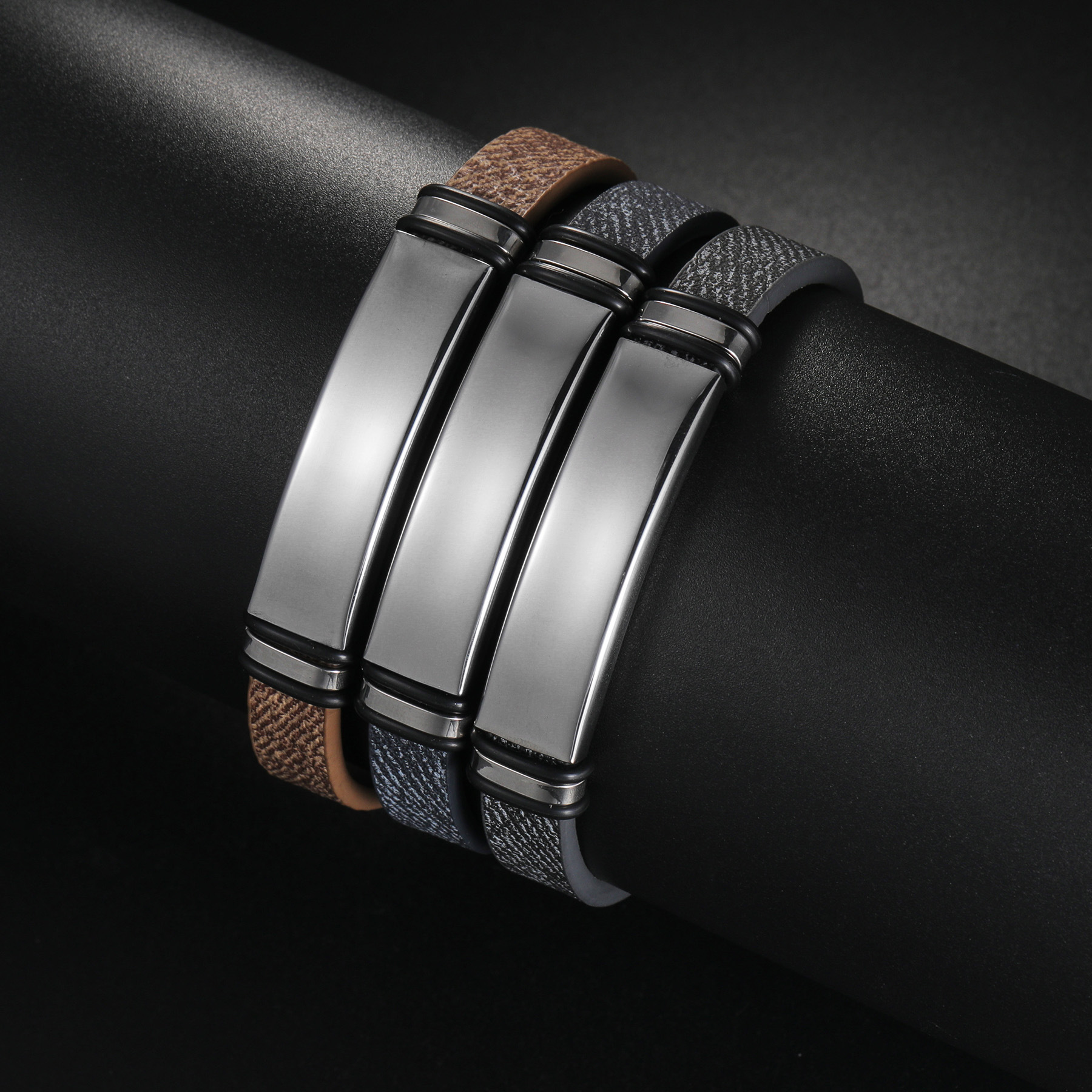 Cross-border Russian bestseller stainless steel smooth laser-engraved couple bracelet, simple and trendy titanium steel sports bracelet pic 2