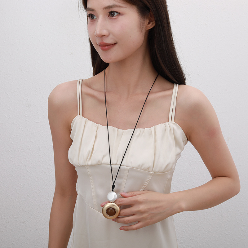 跨境新款亚马逊专供长项链圆形几何金属女士精致欧美设计感毛衣链详情7