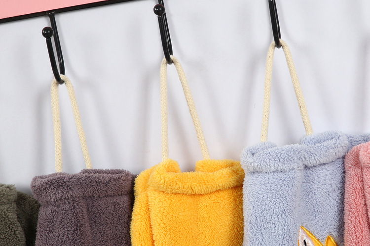 【 Chi Jia 】 High-density coral fleece cartoon embroidered hanging towels, hand towels, kitchen rags, handkerchiefs, absorbent towels pic 11