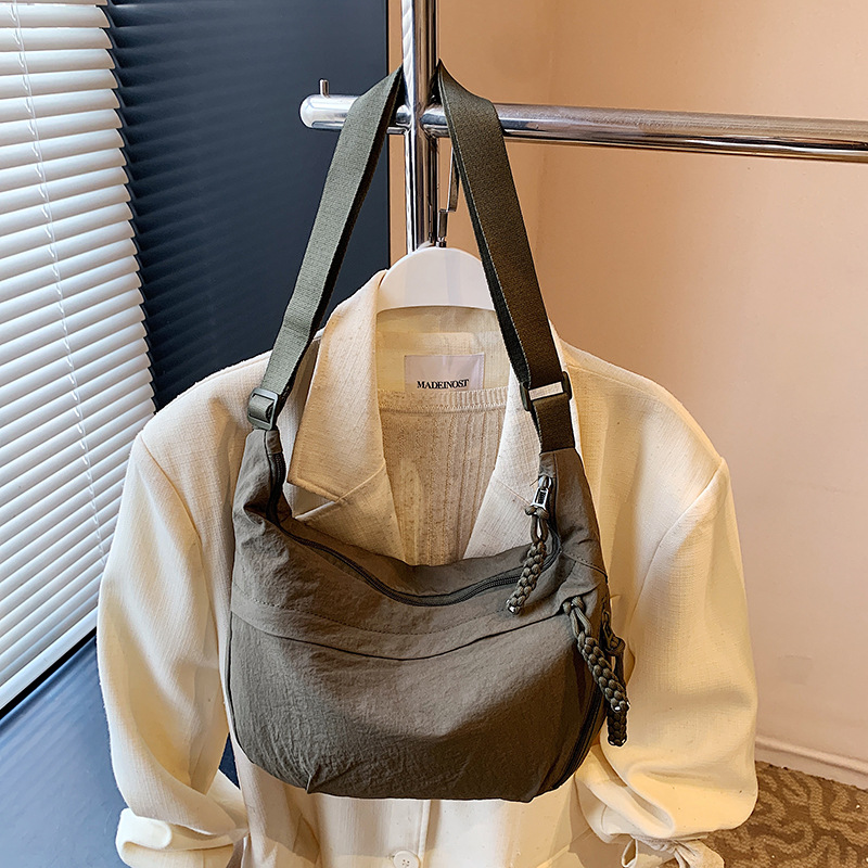 Japanese minimalist large-capacity crossbody bag for girls, 2024 new style student small crossbody bag, single-shoulder fabric bag, versatile dumpling bag for girls pic 31