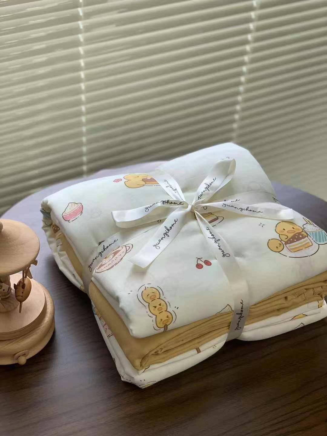 A set of three or four pieces with fresh small floral print double-layer yarn, pure cotton soft naked sleeping quilt cover and cartoon bedding pic 7