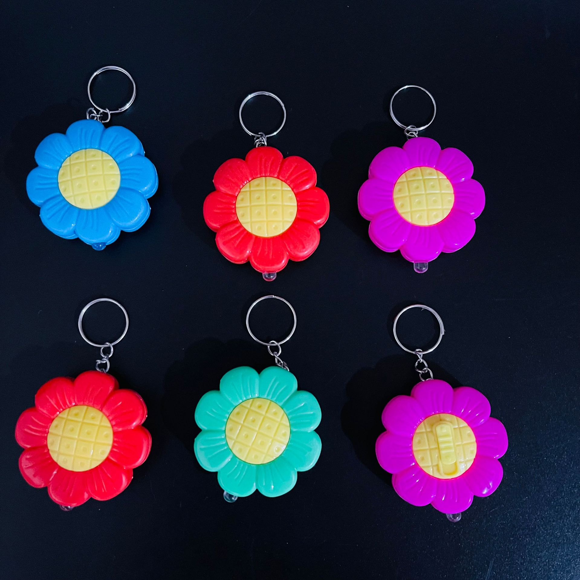 【 Zone 1-11 】 Flower Keychain Light 12/ pack 2400/ piece Keychain light Sunflower Night Light Luminous Pendant Street stall supply 1 yuan 2 yuan Wholesale Gift supply wholesale pic 6