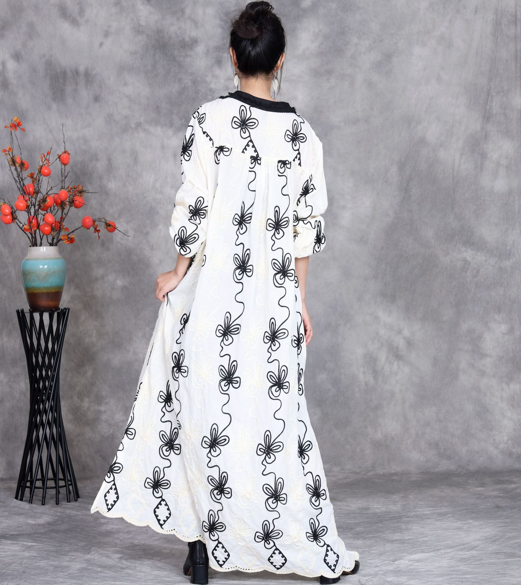 Spring 25 new pure cotton hand-embroidered dress, loose and elegant V-neck long-sleeved dress, a cross-border bestseller in Russia pic 4