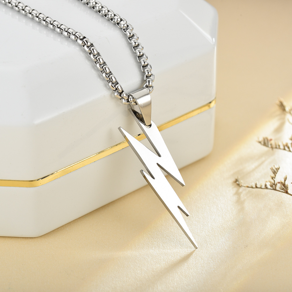 欧美跨境新品配饰男士方珍珠项链钛钢闪电吊坠嘻哈不锈钢首饰批发详情4