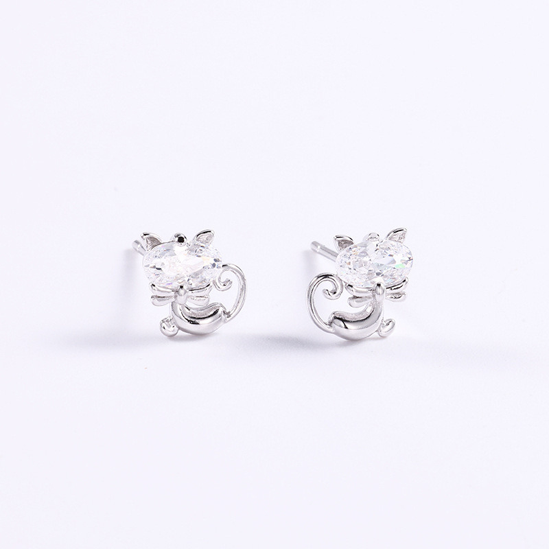 Zhuoheng Select s925 sterling silver Maneki Neko stylish Earrings with a unique and high-end feel, light luxury and compact pic 1