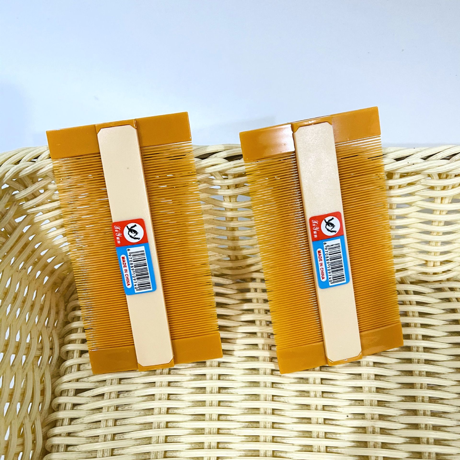 【 Zone 3-11 】【 Thickened Yellow Grates 】8/ box 1920/ box Plastic Large grates Plastic grates for scalp lice removal Comb Double-sided grates wholesale at one yuan store pic 2