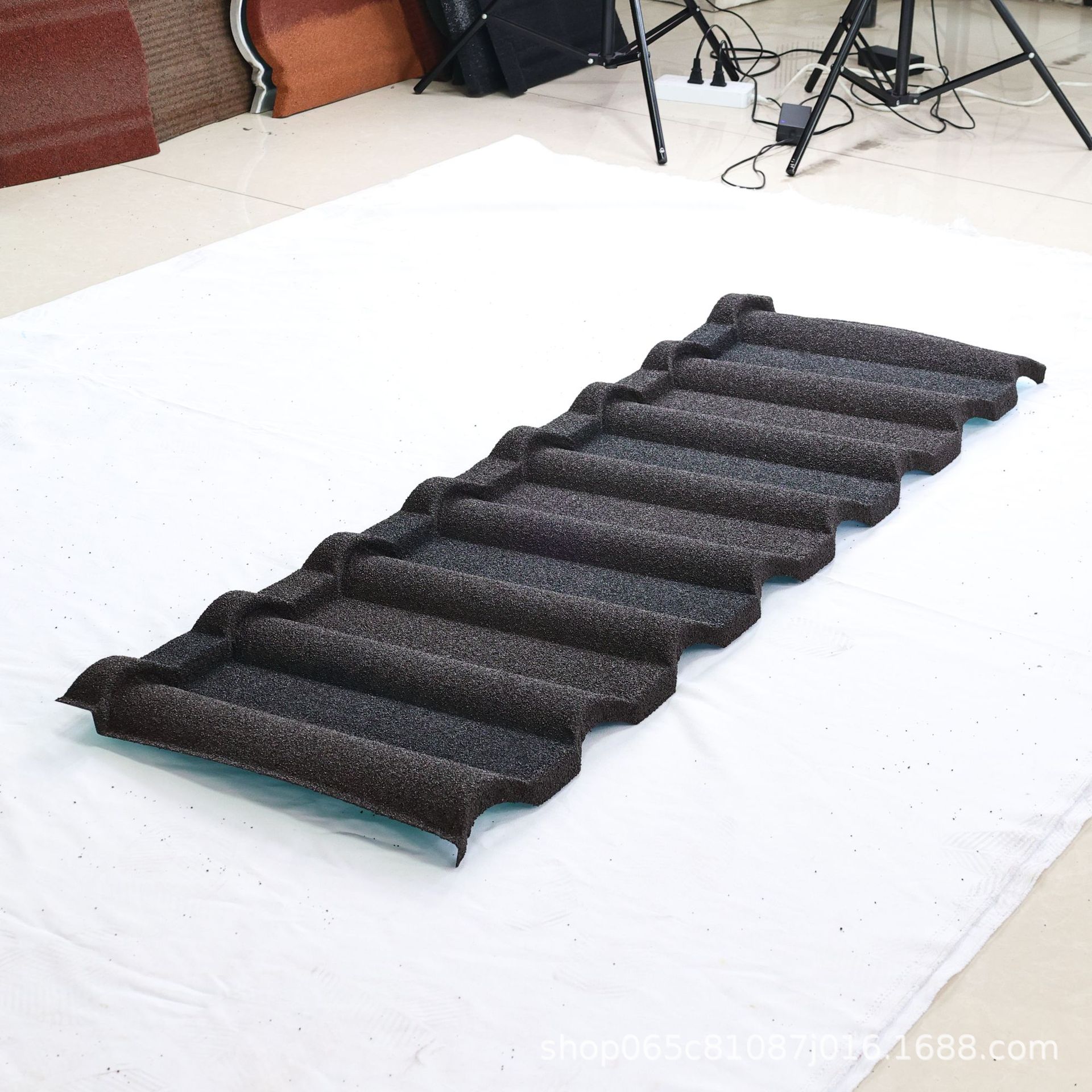 彩石金属瓦片米兰瓦仿古瓦装饰瓦隔热别墅瓦屋面瓦屋檐彩石瓦详情3