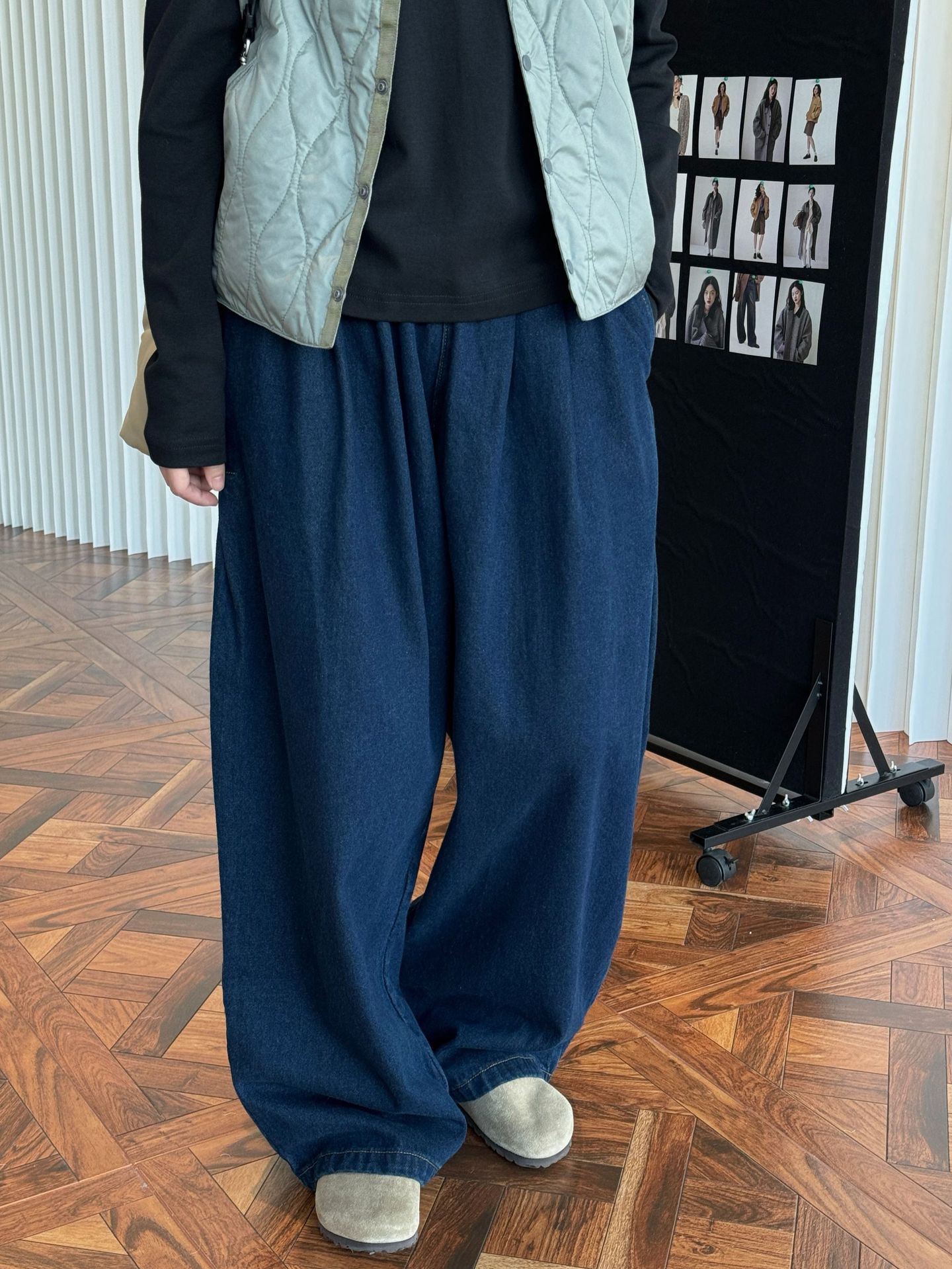 Dark blue high-waisted denim wide-leg pants for women, retro checkered pattern pants, bronze earthy warm pants for autumn and winter pic 12