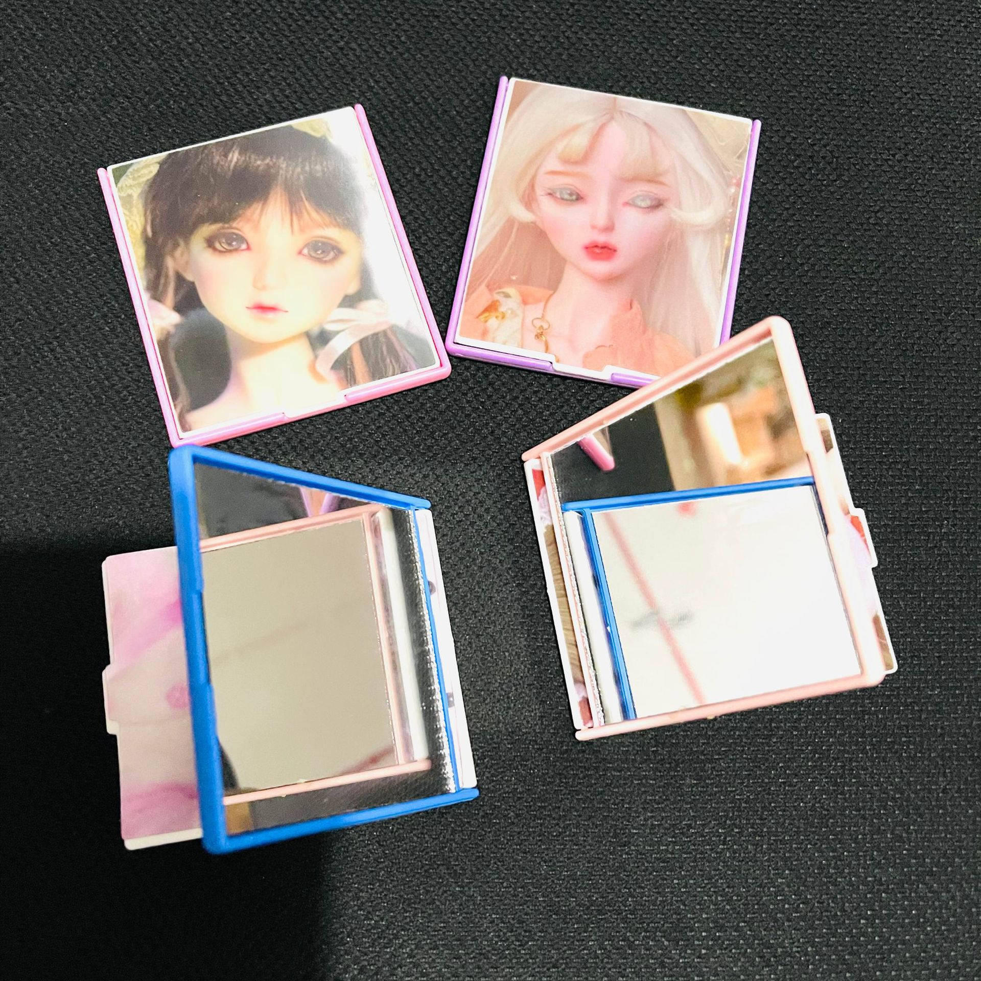 【 Zone 3-13 】210 blinking glasses 120 yuan per box 1200 yuan per case 210 blinking glasses square folding small mirror 3D doll mirror Blinking glasses Portable makeup small mirror 1 yuan pic 3