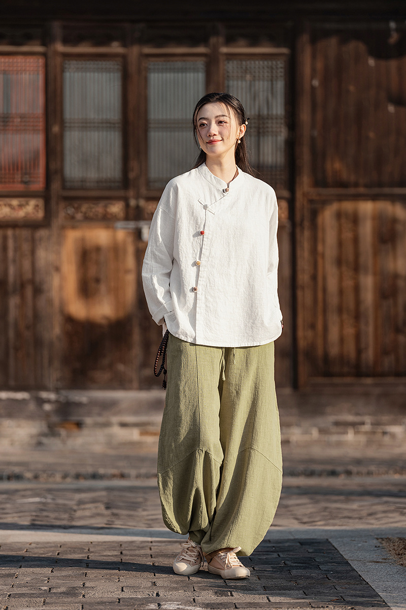 2025春夏新款棉麻女装复古立领偏襟拼色砂洗盘扣上衣长袖女式衬衫详情29