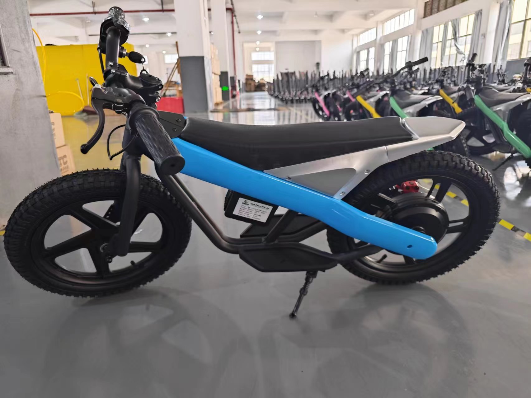 儿童电动车滑步车平衡车Balance Bike Ride On Toys Kids scooter详情22