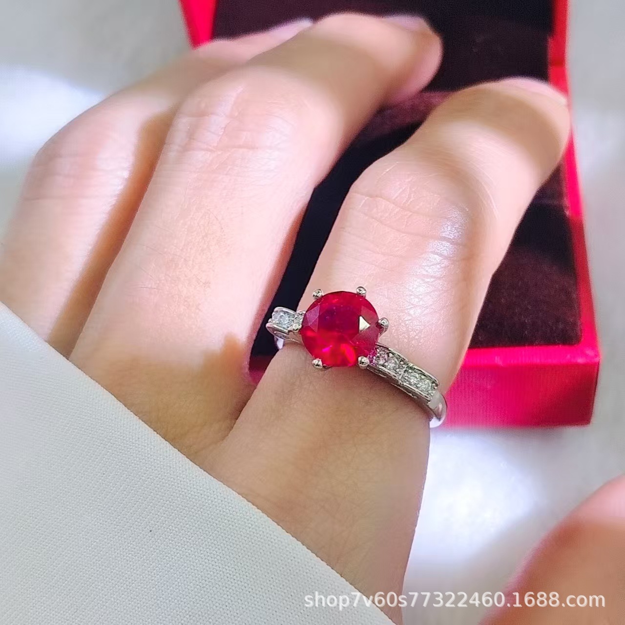 热卖珠宝首饰2克拉圆形培育鸽血红红宝石开口戒指女时尚彩宝戒指详情9