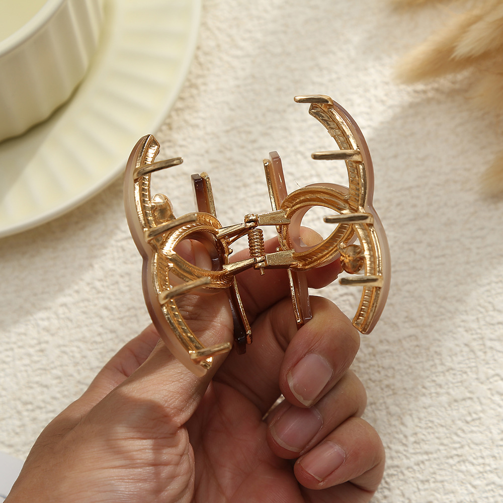 气质双C醋酸珍珠交叉抓夹半丸子头后脑勺盘发夹子鲨鱼夹现货批发详情4