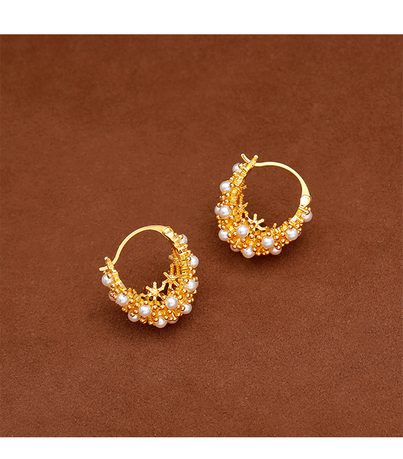 French-style gentle and sweet, super dazzling hollowed-out flower basket ear buckles, elegant and exquisite, cool and refreshing, popular vacation-style earrings pic 5