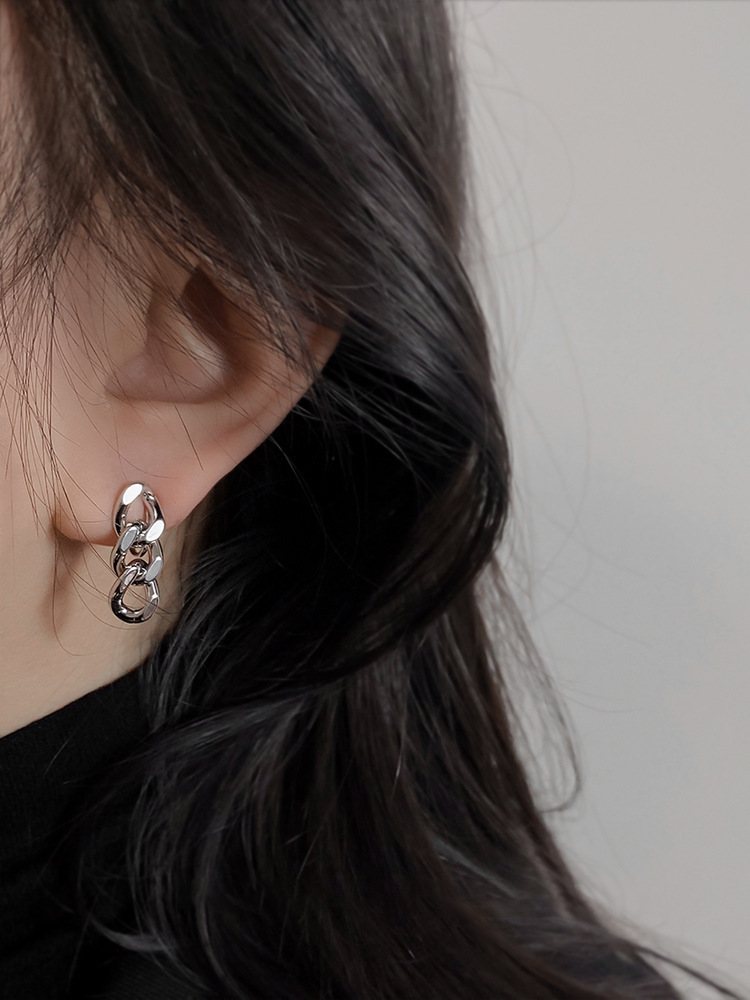 High-end design sense metal thick chain ear studs for women, simple and fashionable style, individual earrings, fashionable and trendy ear needles pic 6