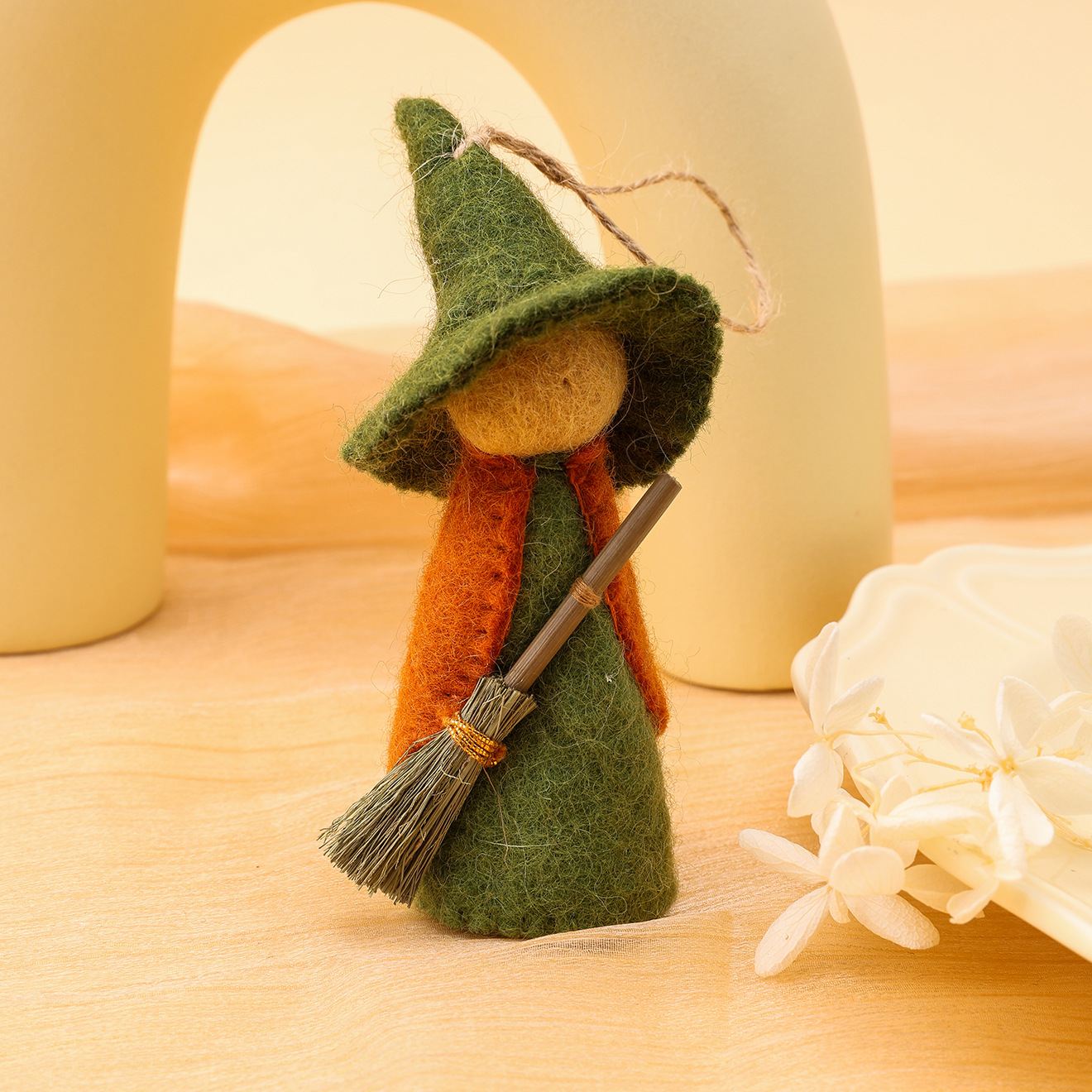 魔法师羊毛毡挂件 高颜值立体玩偶手工可爱挂饰小众包包挂饰批发详情7