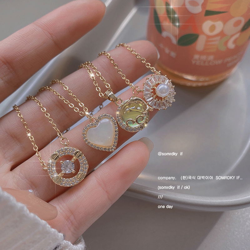 Korean retro titanium steel necklace for women, versatile and high-end pearl pendant, ins style niche collarbone chain accessory wholesale pic 22