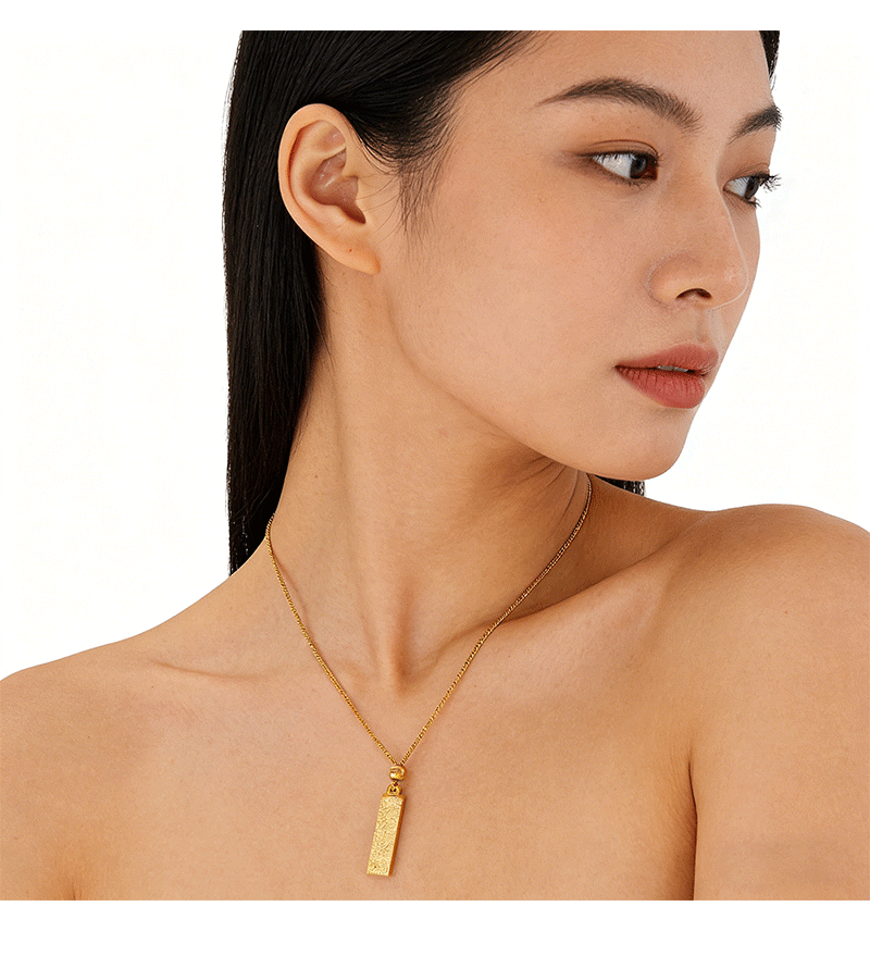 Hyacinth碎碎冰四方来财小金条吊坠项链女款时尚个性气质高级感锁骨链颈链详情7