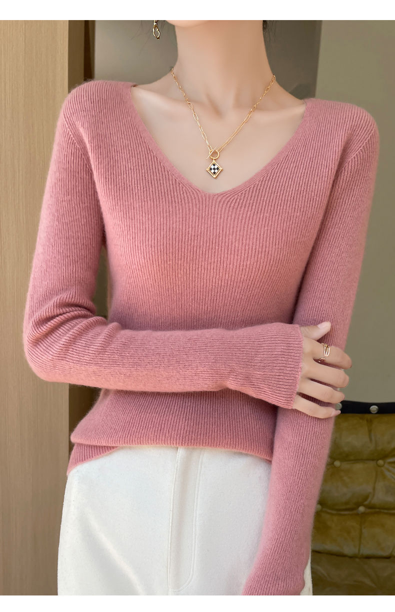 This autumn and winter new style of wool sweater features a V-neck that is slimming and versatile. It is a long-sleeved, casual and elegant sweater with a base layer of knitted sweater for women pic 15