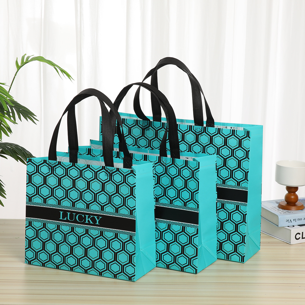 现货无纺布袋覆膜彩印横版服装购物手提袋 立体设计折叠便携广告礼品袋环保耐用详情6