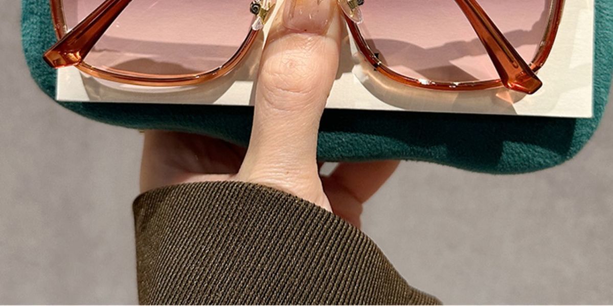 Sunglasses for sun protection and UV protection, new 2024 trendy big face, face-enhancing small glasses, high-end look, sunglasses for women pic 6