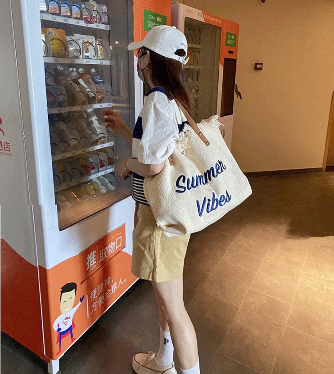 The 2023 new collection of handbags features simple and niche beach bags, travel bags, fringed tote bags, large-capacity single-shoulder bags, and is trendy pic 14