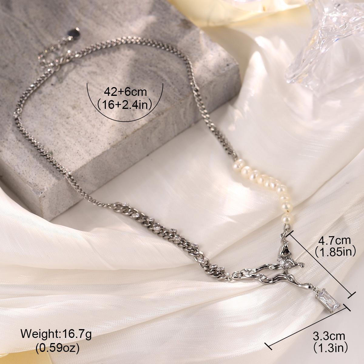 The new heart-shaped bow collarbone chain is a niche retro necklace that is versatile for summer, exuding a sense of high-end luxury and a light fragrance style pic 35