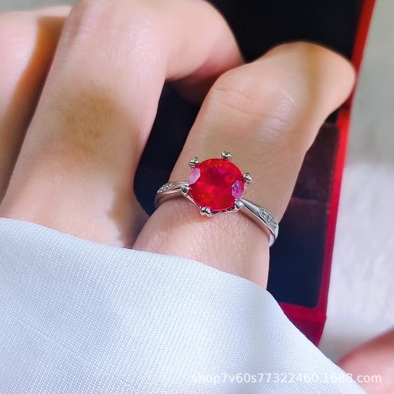 热卖珠宝首饰2克拉圆形培育鸽血红红宝石开口戒指女时尚彩宝戒指详情5