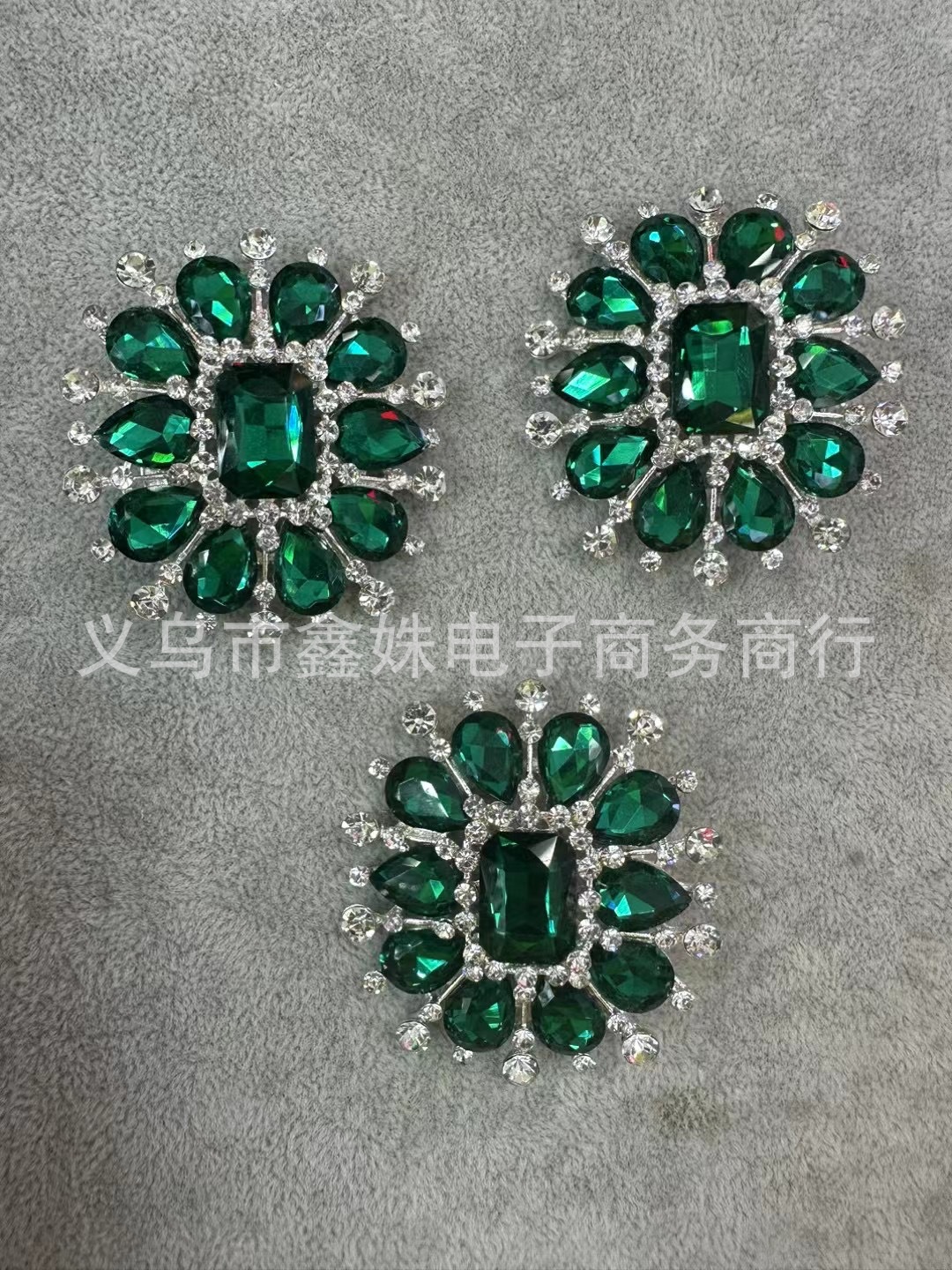 Alloy full diamond rose bouquet brooch, high-end Korean pearl pin, brooch and silk scarf for both purposes pic 12