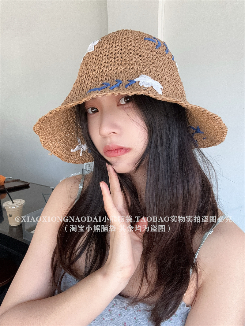 A large-brimmed straw hat for women, a summer handcrafted hook flower vacation beach sunshade straw woven sun hat, sweet and versatile, a small hat that shows off your face pic 8
