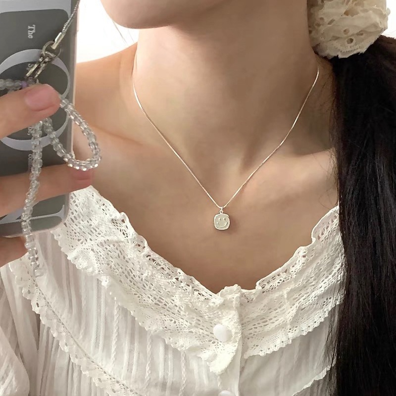 Square smiling face necklace S925 sterling silver collarbone chain for women, simple, light luxury, versatile for commuting, cute, small and fashionable jewelry pic 3
