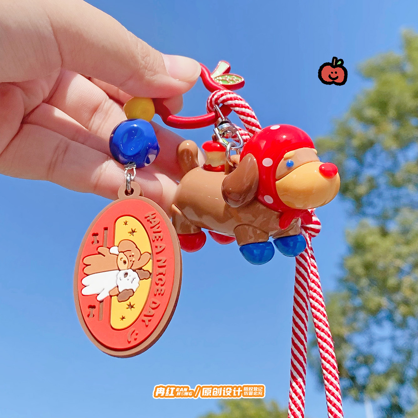 创意潮流苹果腊肠狗公仔钥匙扣趣味可爱闺蜜情侣包包挂件礼物货源详情5