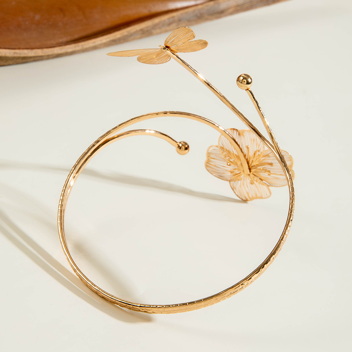 亚马逊跨境个性冷淡风海星手臂镯线条计感蝴蝶环形开口臂镯女详情124