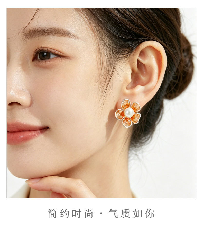 Niche, fresh, ice-transparent crystal flower stud earrings with a light luxury and high-end feel, copper alloy s925 silver needle fashionable and versatile earrings pic 9