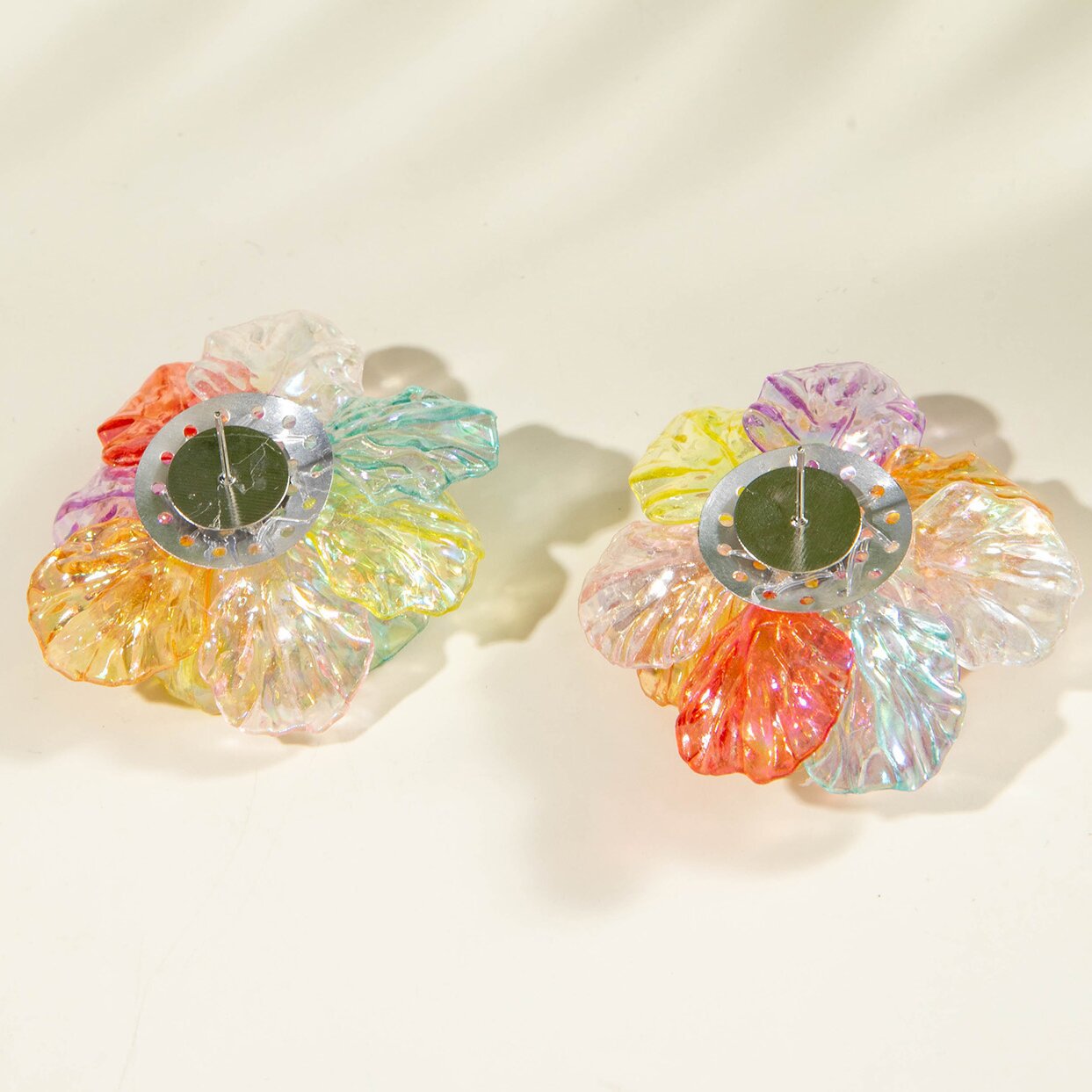 亚马逊跨境清新甜美彩色树脂花瓣花朵耳钉气质多巴胺 耳环耳饰女详情50