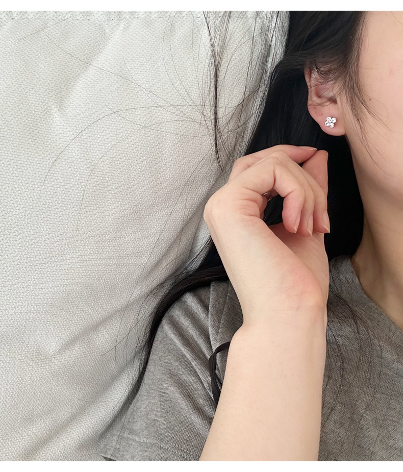 925 sterling silver four-leaf clover Zircon stud earrings for women, simple and niche design, fashionable and individual basic earrings 8937A pic 5