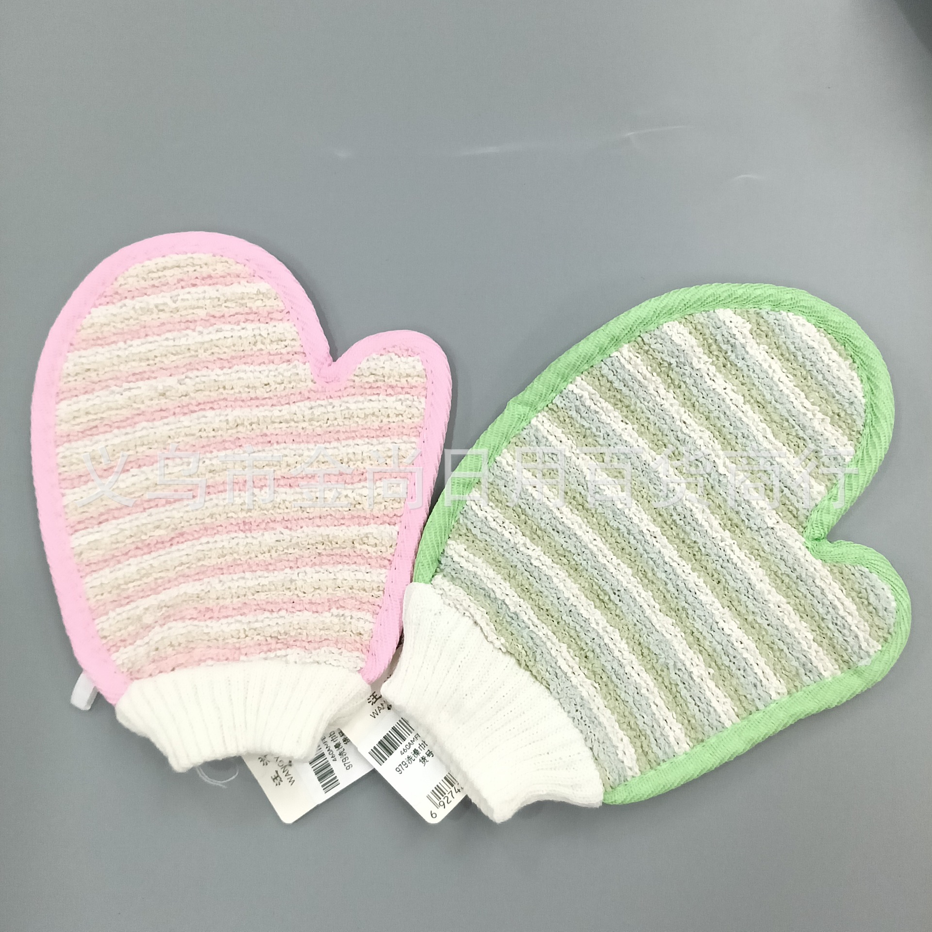 The bath towel fabric is soft and made of rayon. It is a bath scrubbing fabric, a back scrubbing glove, and a double-sided scrubbing bath towel for women pic 2