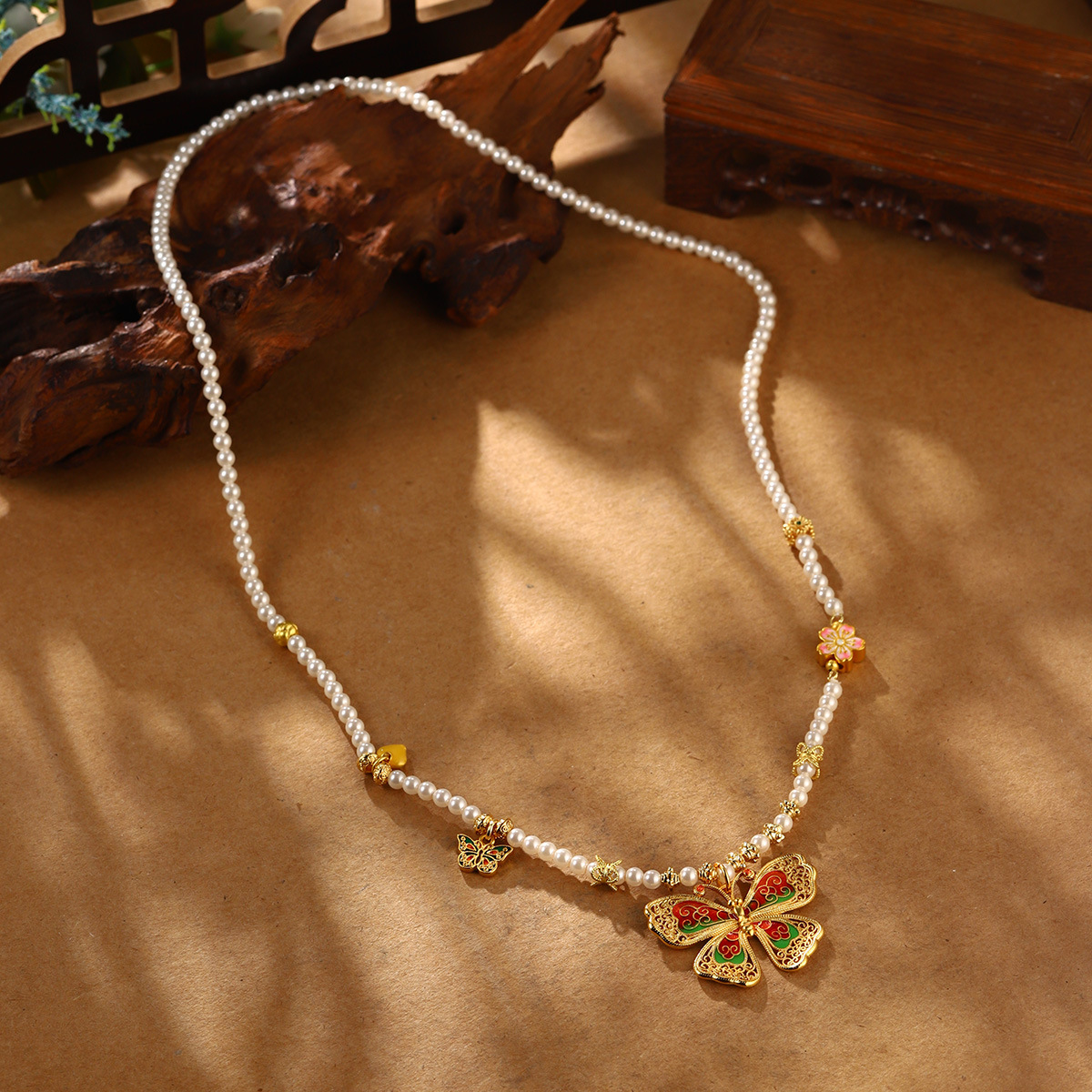 New Chinese-style retro peace lock butterfly pearl necklace for women, elegant and sophisticated, fashionable and versatile, exquisite collarbone chain pic 28