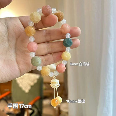 The new beaded white crystal bracelet for women is exquisite and versatile. The Bodhi agate PI Xiu hand accessory is a fashionable bracelet pic 2