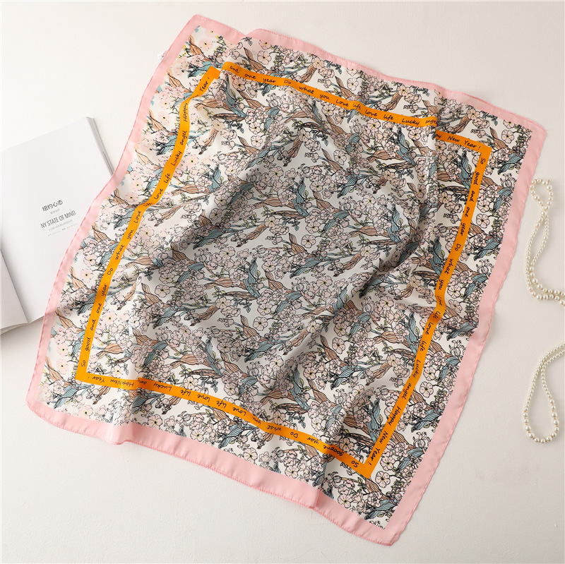 A 70cm small square scarf with Chinese trend printed patterns for women, fashionable clothing matching. The small silk scarf is an elegant autumn and winter scarf with flowers pic 11