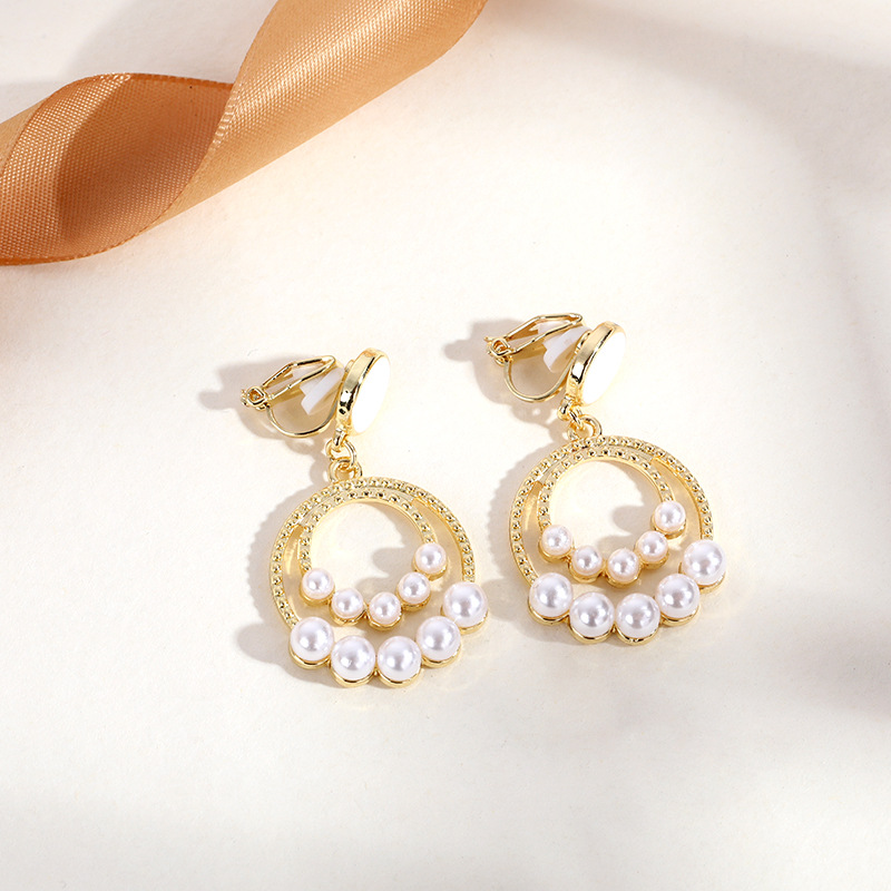 Triangular tassel ear clips, no ear holes, high-end, niche, artistic, retro, socialite ear hangers, light luxury, high-quality earrings wholesale pic 8