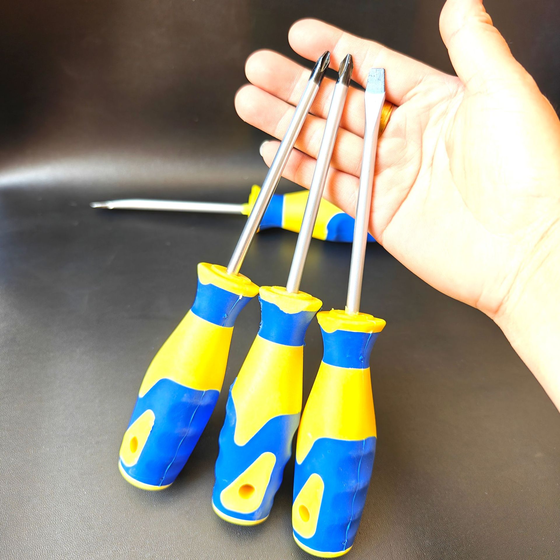 【 Packaging Area 】 4-inch Blue Huangbing screwdriver 450 yuan per piece. 4-inch blue Huangbing screwdriver, flat-head cross-shaped plum blossom screwdriver handle, anti-slip screwdriver, wholesale for 2 yuan pic 6