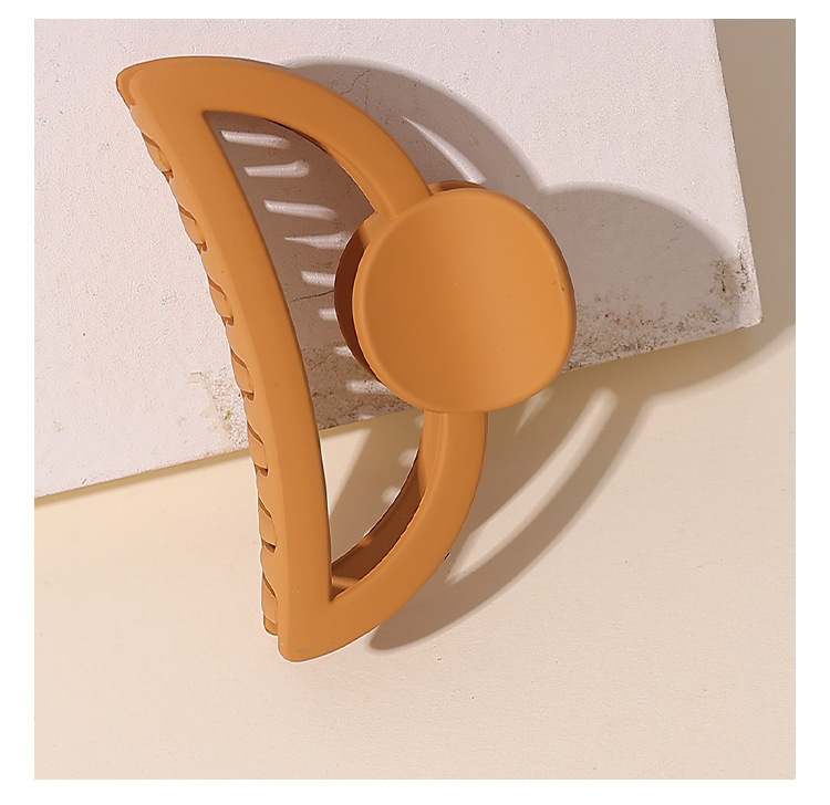 辉运新款莫兰迪月牙形发夹磨砂简约跨境后脑勺抓夹半月盘发鲨鱼夹详情5