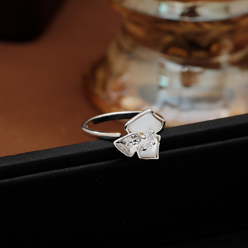 A simple and elegant daily commuting style high-end silver petal-shaped glazed ring, fashionable and versatile, adjustable opening ring for women pic 2