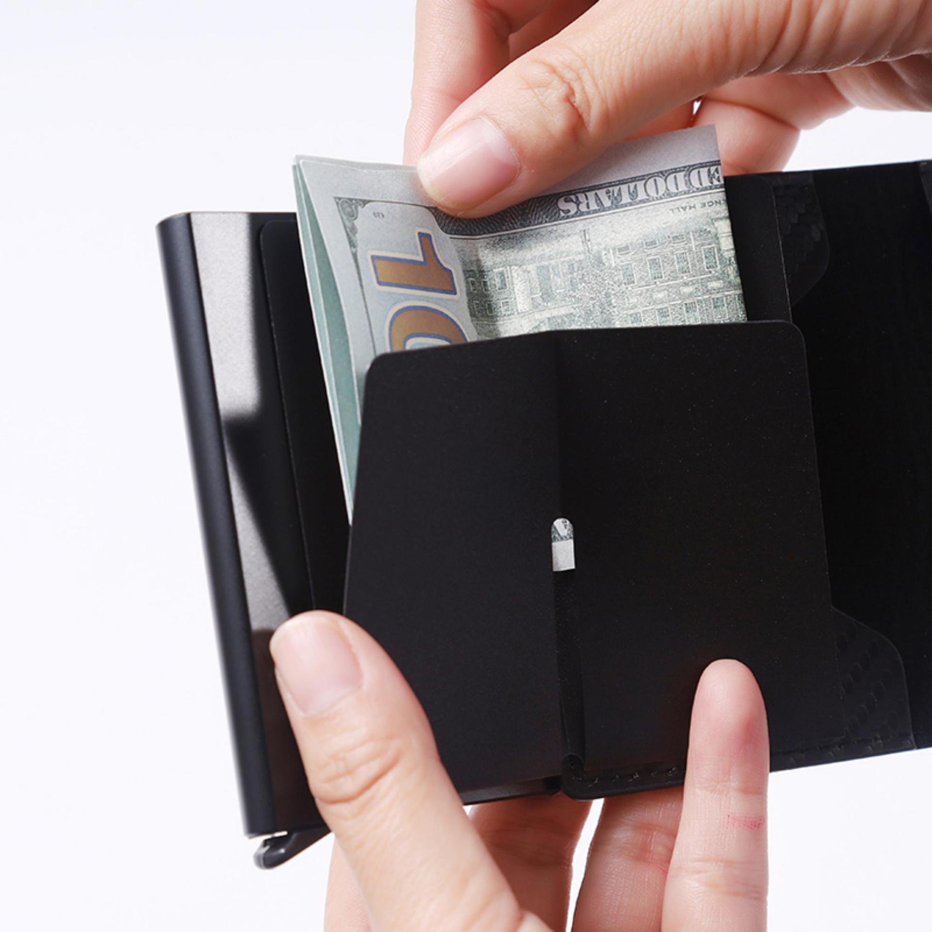 التفتيش الشامل عبر الحدود بين أوروبا والولايات المتحدة ضد سرقة محفظة الرجل المتعددة كارت RFID المحفظة المتعددة الألياف الكربونية الرقيقة pic 4