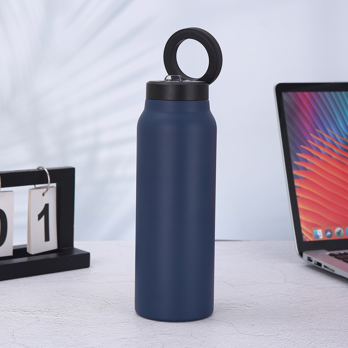 Cross-border portable magnetic lid space kettle, stainless steel double-layer insulated cup with straw, mobile phone stand, sports water kettle pic 10