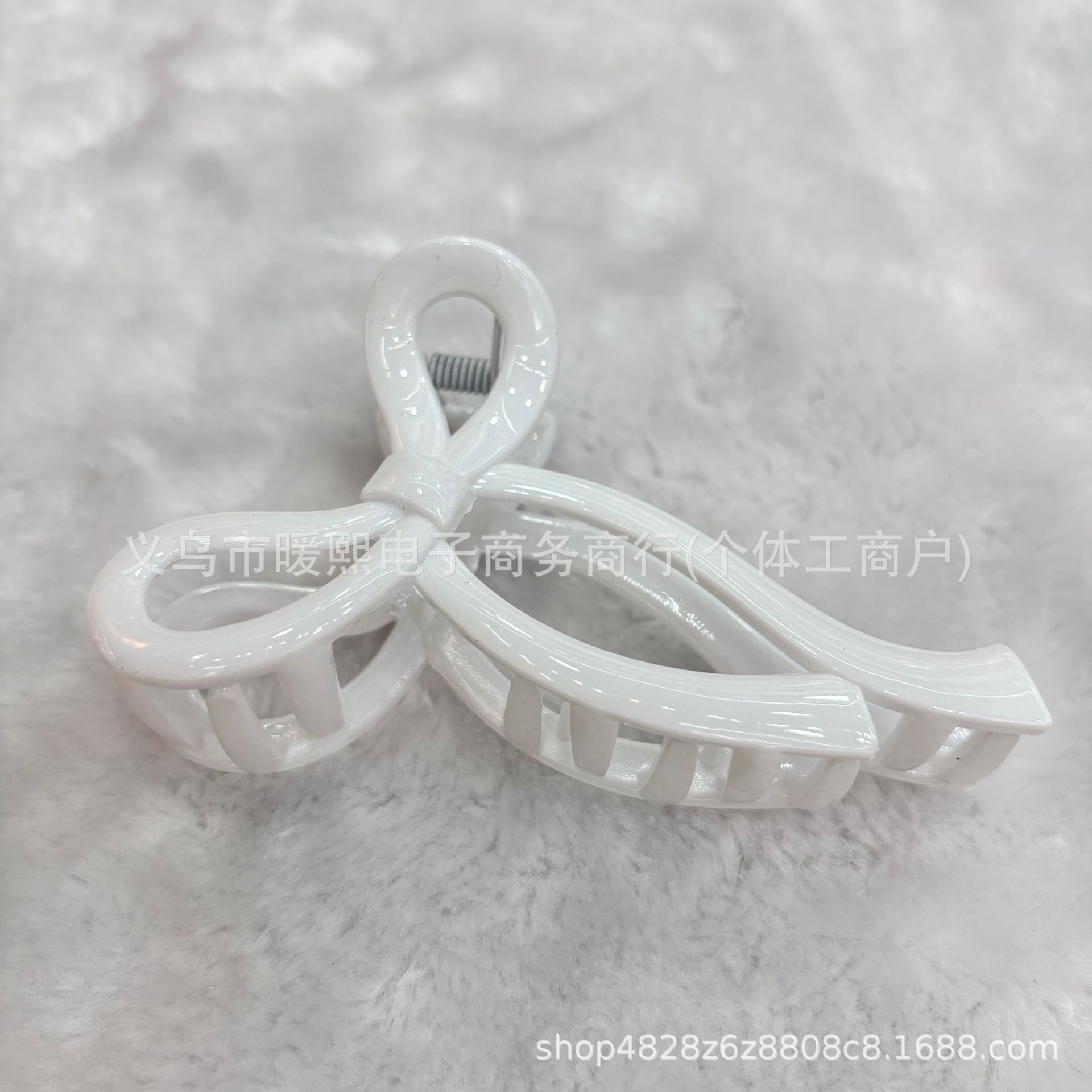 春天色领结珠光抓夹盘发鲨鱼怪手夹洗澡夹顶夹发卡发饰厂家线条发详情9