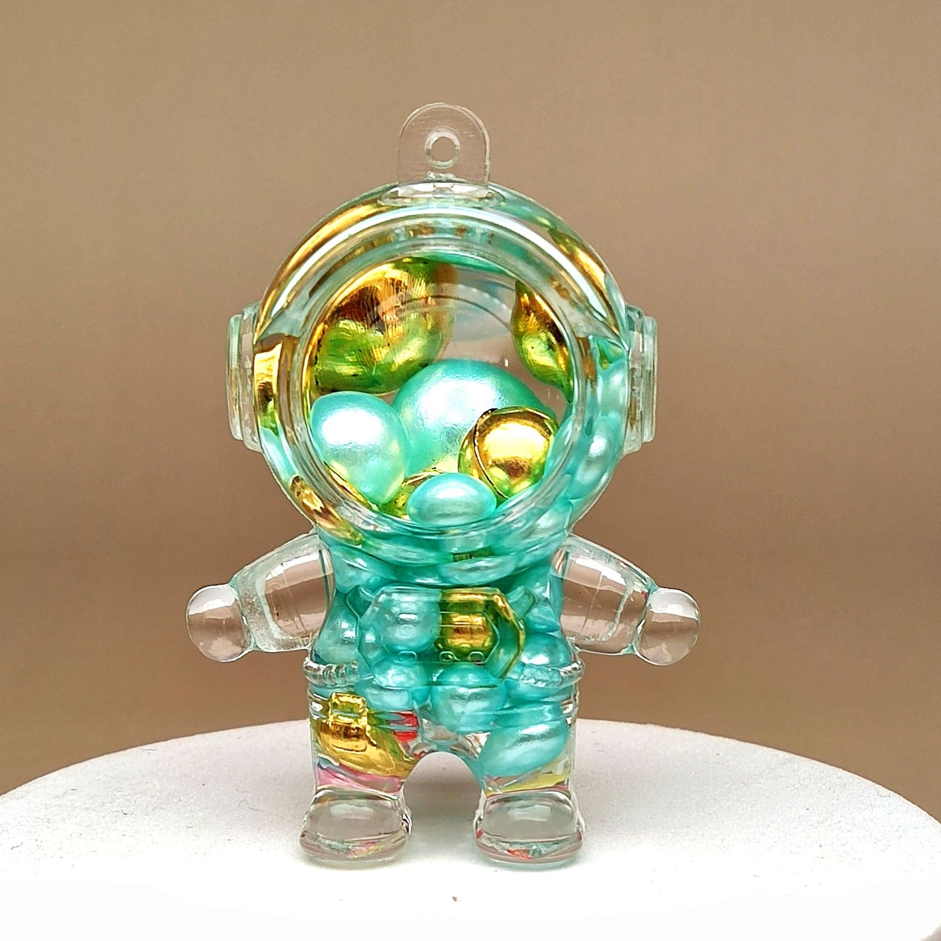 Creative acrylic oil-impregnated sand bottle, colorful bead backpack, astronaut keychain, car accessories, desktop ornaments pic 5