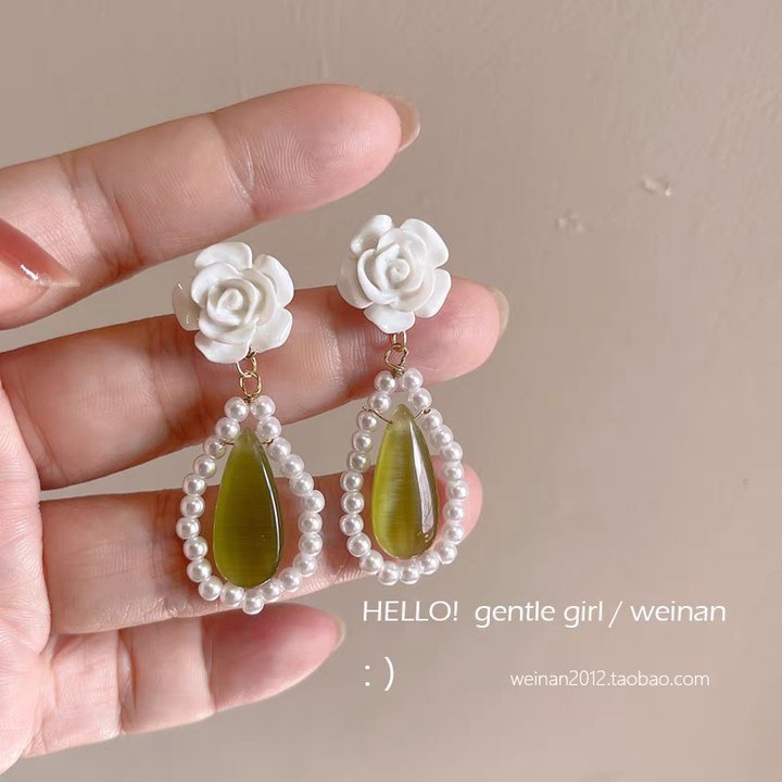 s925 Silver needle design, heart-shaped flower tassel stud earrings, high-end pearl earrings and elegant earrings for women in 2024 pic 5